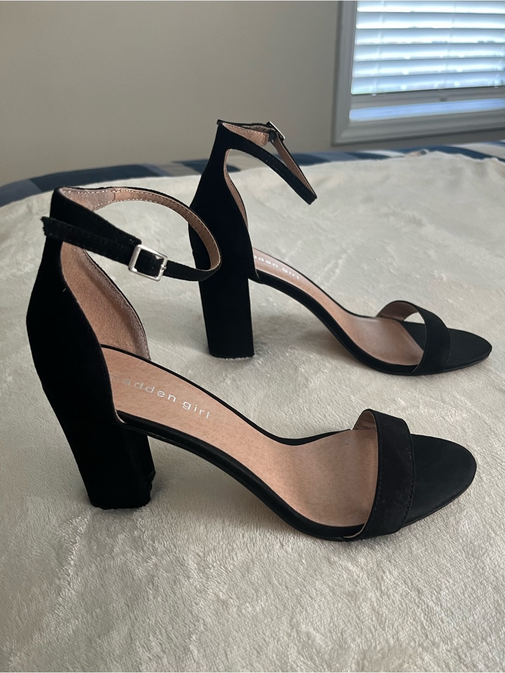 VGUC Madden Girl Black Beella Block Heel Sandals - Sz 10W